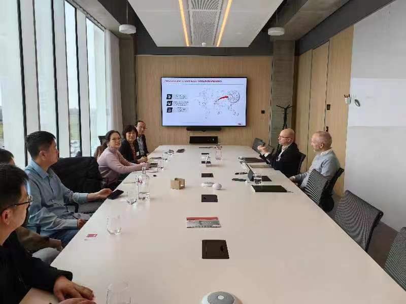 中国工程机械工业协会工业车辆分会张洁秘书长一行赴德观展 LogiMAT 2024，并到访 4008云顶集团 集团参观互换